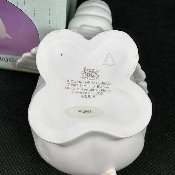 Precious Moments "Showers of Blessings" figurine - Picture 5 of 5